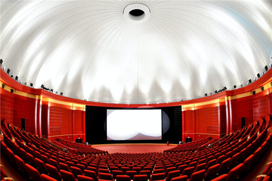 如今的斗兽场戏院已经成为了全世界最大的THX电影院。 资料图